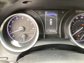 2018 Toyota Camry SE - Interior Dashboard With Vehicle Running Image